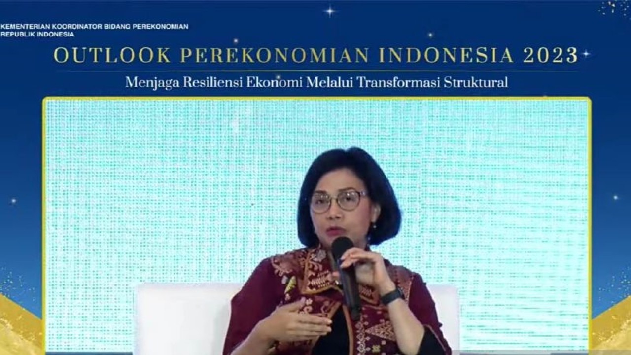 Tangkapan layar Menteri Keuangan Sri Mulyani dalam seminar Outlook Perekonomian Indonesia 2023 di Jakarta, Rabu (21/12/2022). ANTARA/Sanya Dinda.