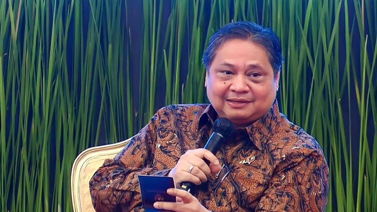 Tangkapan layar - Menteri Koordinator (Menko) Bidang Perekonomian Airlangga Hartarto dalam acara "Kompas100 CEO Forum 2022" yang dipantau secara daring di Jakarta, Jumat (02/12/2022). ANTARA/Agatha Olivia Victoria/pri.