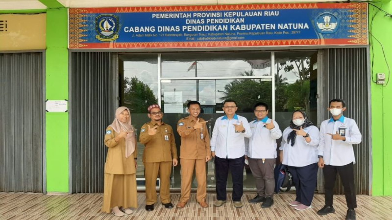 Tim Ombudsman Kepri saat mengunjungi kantor Cabang Dinas Pendidikan Provinsi Kepri di Natuna, Selasa (6/12). (ANTARA/HO-Humas Ombudsman Kepri/Cherman)