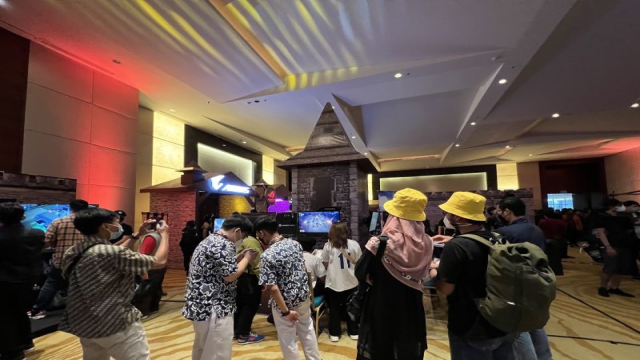 Siswa SMK Raden Umar Said (RUS) Kudus mengikuti gelaran The Lazy Games Awards (TLGA) pada kategori Homesick Games bersama Peserta Lainnya. (ANTARA/HO- SMK RUS Kudus)