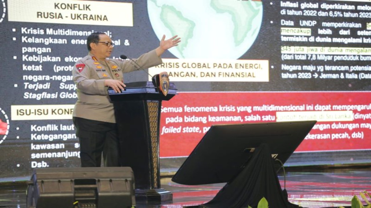 Wakil Kapolri Komjen Pol. Gatot Eddy Pramono membuka kegiatan Rakorbin SDM dan Rakorbin PNS Polri TA 2022, di Surabaya, Rabu (7/12/2022). (ANTARA/HO-Divisi Humas Polri)
