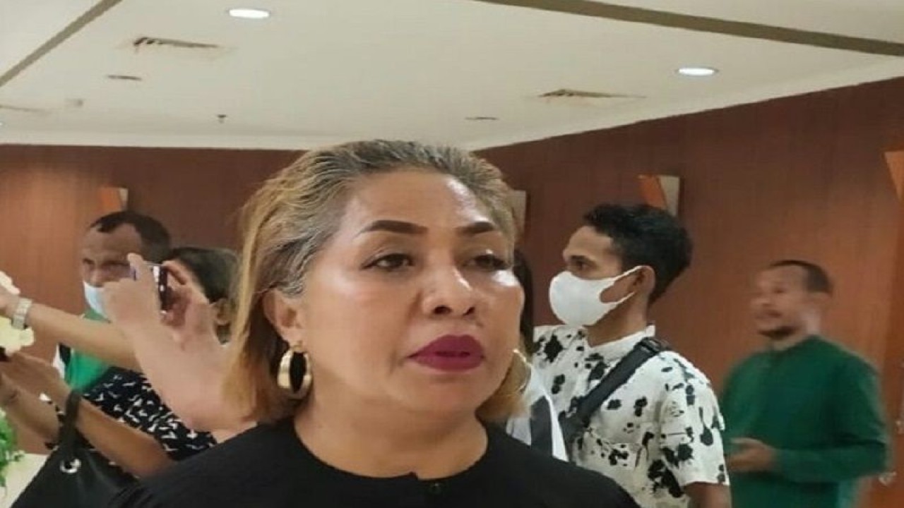 Wakil ketua komisi III DPRD Maluku Saudah Tethol mengatakan, kebutuhan infrastruktur pada semua kabupaten dan kota di Maluku tidak bisa dibiayai dengan mengandalkan APBD provinsi yang relatif kecil. (20/12) (ANTARA/daniel/)