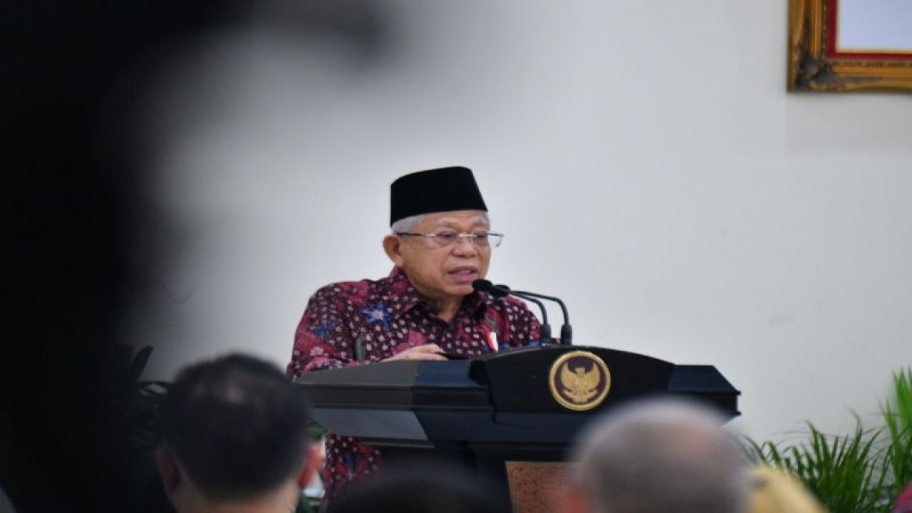 Wakil Presiden, KH Ma’ruf Amin, memberikan arahan pada acara Pencanangan Reformasi Birokrasi Tematik dan Peresmian 26 Mal Pelayanan Publik di Istana Wakil Presiden, Jakarta, Senin (5/12/2022). ANTARA/HO-BPMI Setwapres
