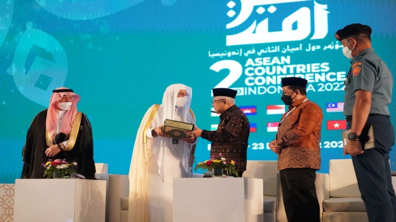 Wakil Presiden RI Ma'ruf Amin saat membuka Konferensi Islam Tingkat ASEAN ke-2 di Bali, Kamis (22/12/2022). ANTARA/HO-BPMI Setwapres