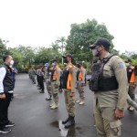 Wali Kota Surabaya Eri Cahyadi saat apel pengamanan Natal 2022 dan Tahun Baru 2023 di kompleks Balai Kota Surabaya. (ANTARA/HO-Diskominfo Surabaya)-1672279646