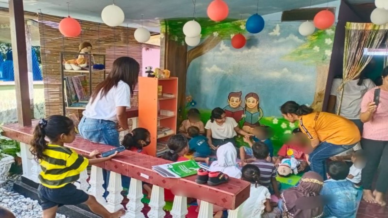 Yayasan Huni Meku Manise memprogramkan sekolah ceria dan kelas inspirasi bagi Anak Dengan HIV AIDS (ADHA) dan anak terdampak HIV di Kota Ambon. ANTARA/HO-Dokumentasi Yayasan Huni Meku Manise