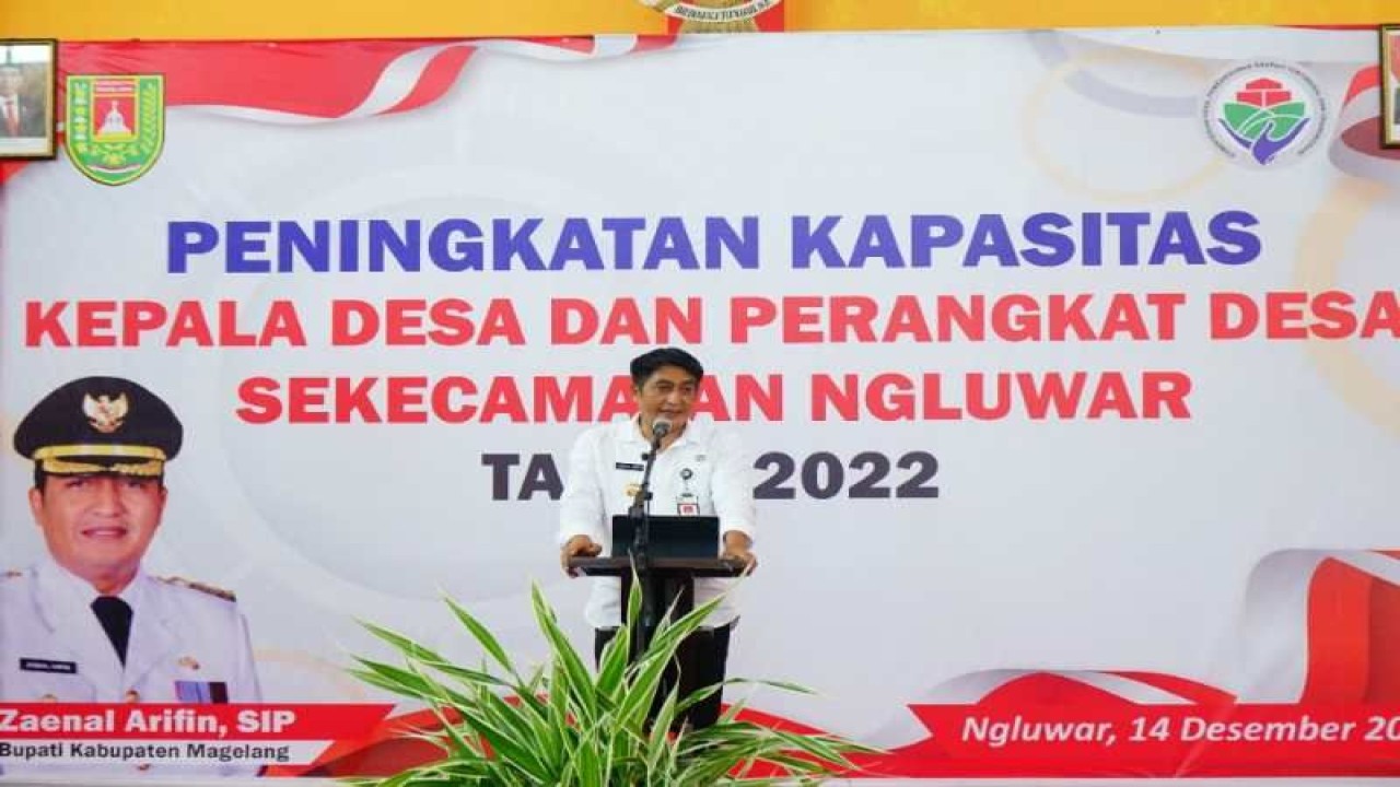 Bupati Magelang Zaenal Arifin memberi pengarahan pada peningkatan kapasitas kepala desa dan perangkat desa se-Kecamatan Ngluwar, Kabupaten Magelang, Jateng, Rabu (14/12/2022). FOTO ANTARA/HO - Bagian Prokompim Kabupaten Magelang