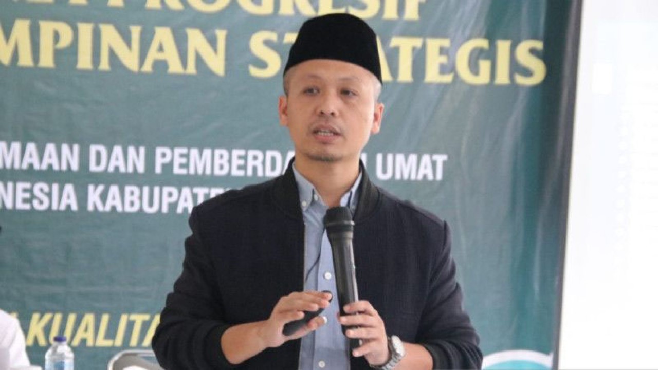 Ketua Bidang Pendidikan dan Pengkaderan MUI Kabupaten Bogor, Aep Saepudin Muhtar di Cibinong, Kabupaten Bogor, Jawa Barat. (ANTARA/M Fikri Setiawan)