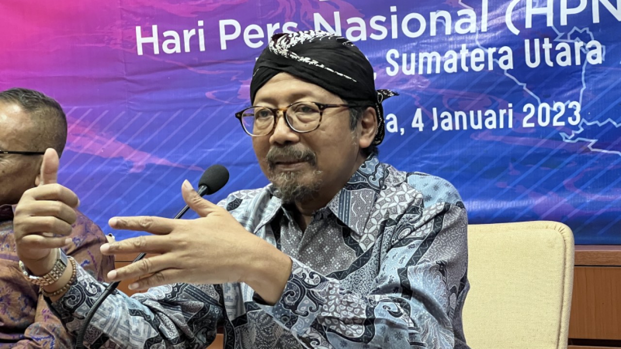 Ketua Pelaksana Anugerah Kebudayaan (AK) Persatuan Wartawan Indonesia (PWI) Pusat Yusuf Susilo Hartono dalam Konferensi Pers di Gedung Dewan Pers, Jakarta, Selasa (3/1/2023). ANTARA/Putu Indah Savitri