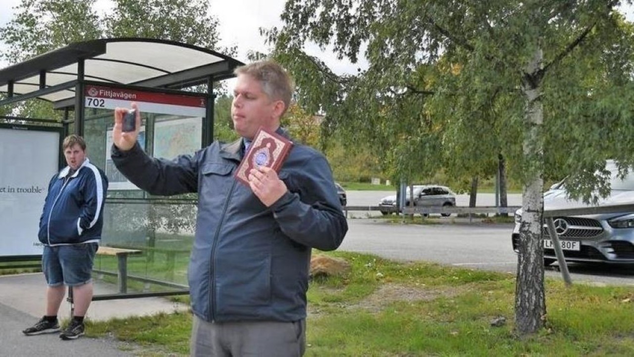 Rasmus Paludan telah membuat marah Turki dengan aksi pembakaran Al-Qur'an di Swedia pada 21 Januari di Kedutaan Besar (Kedubes) Turki di Kopenhagen. (Anadolu Agency)