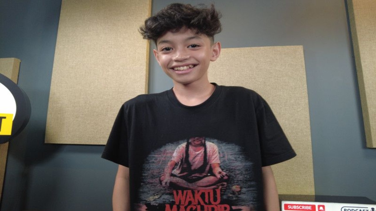 Aktor “Waktu Maghrib” pada kunjunganya di Kantor Berita Antara, Cikini, Jakarta Pusat, Senin (30/1) (ANTARA/Pamela Sakina)