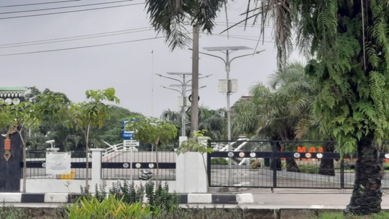 Alun-alun Kota Depok (FOTO ANTARA/Foto: Feru Lantara)