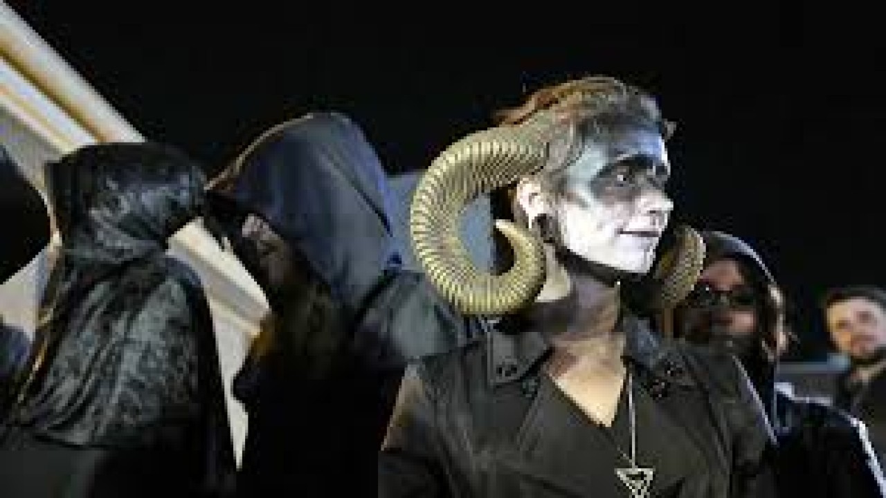 Anggota kelompok pemuja setan atau The Satanic Temple/ist