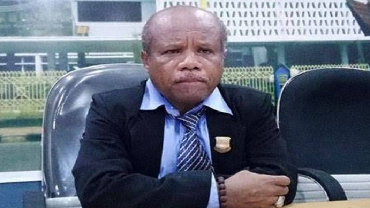 Anggota Komisi 1 DPR Provinsi Papua Yonas Nusi. (ANTARA/Evarukdijati)