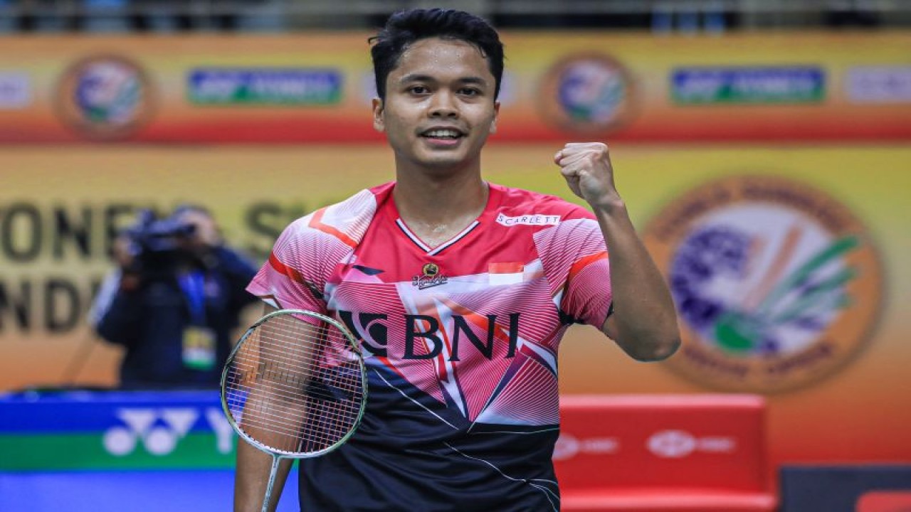 Tunggal putra Anthony Sinisuka Ginting lolos ke babak semifinal India Open 2023 setelah mengalahkan Li Shi Feng (China) pada perempat final di New Delhi, Jumat. (ANTARA/HO-PP PBSI)