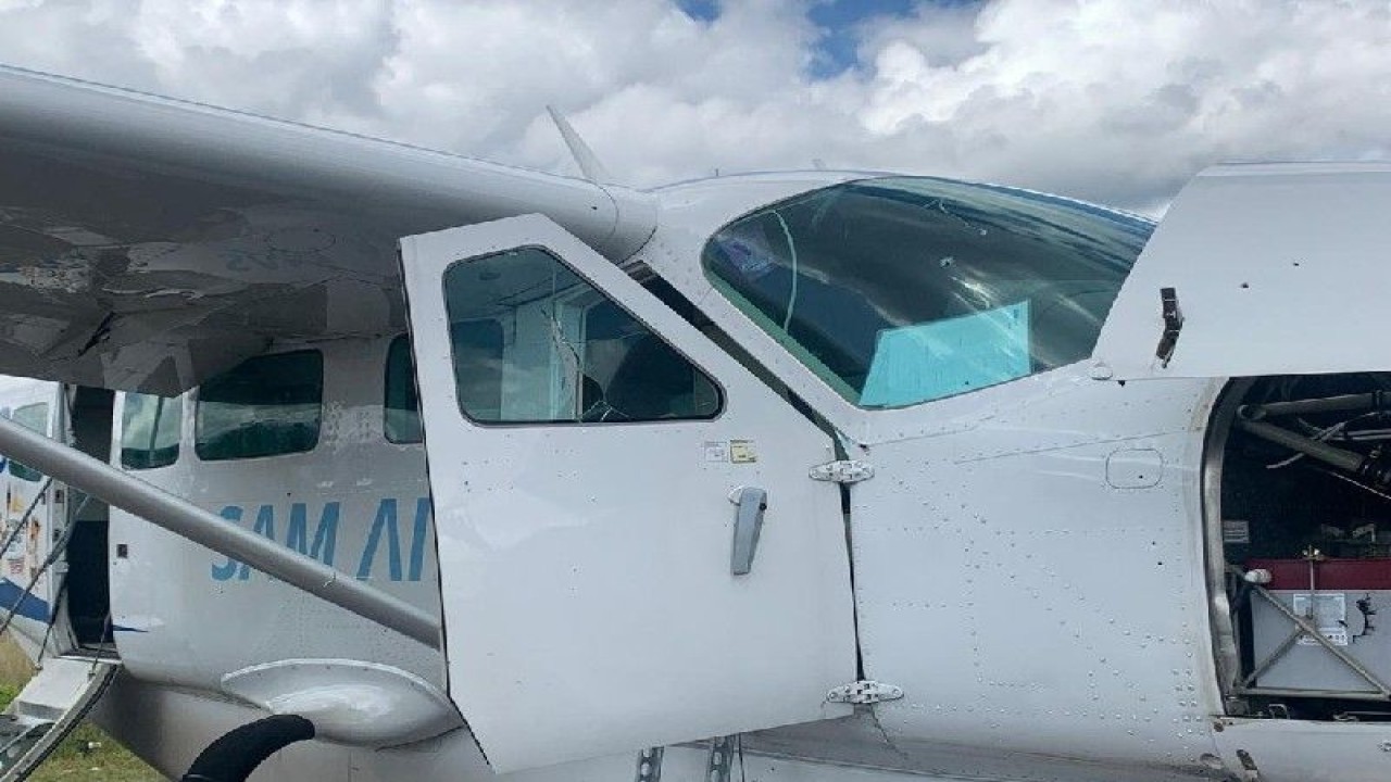 Arsip Foto. Pesawat milik SAM Air di Bandara Kenyam, Kabupaten Nduga, Provinsi Papua. (ANTARA/HO)