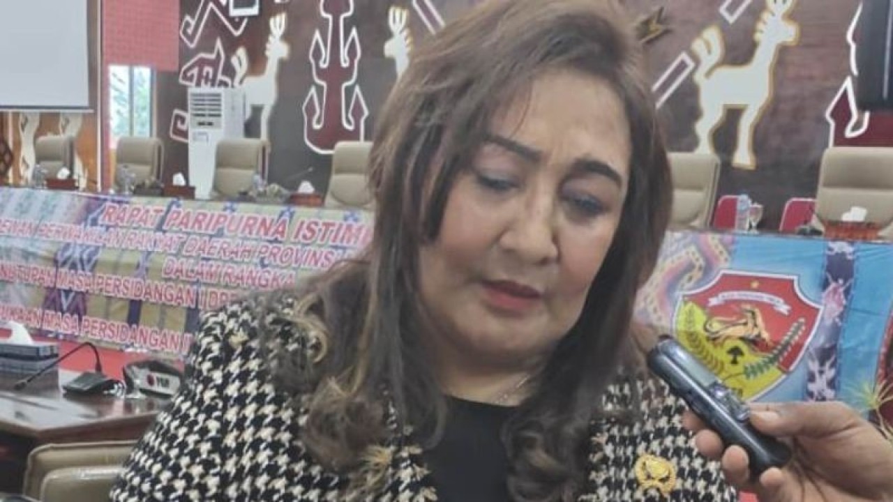 Arsip - Wakil Ketua DPRD NTT Inche Sayuna. (ANTARA/Benny Jahang)