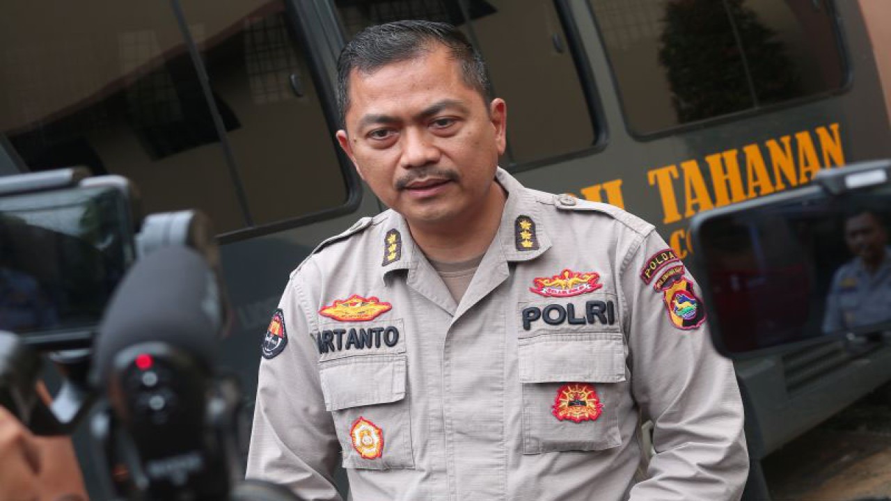 Kepala Bidhumas Polda NTB Kombes Polisi Artanto. (ANTARA/Dhimas B.P.)