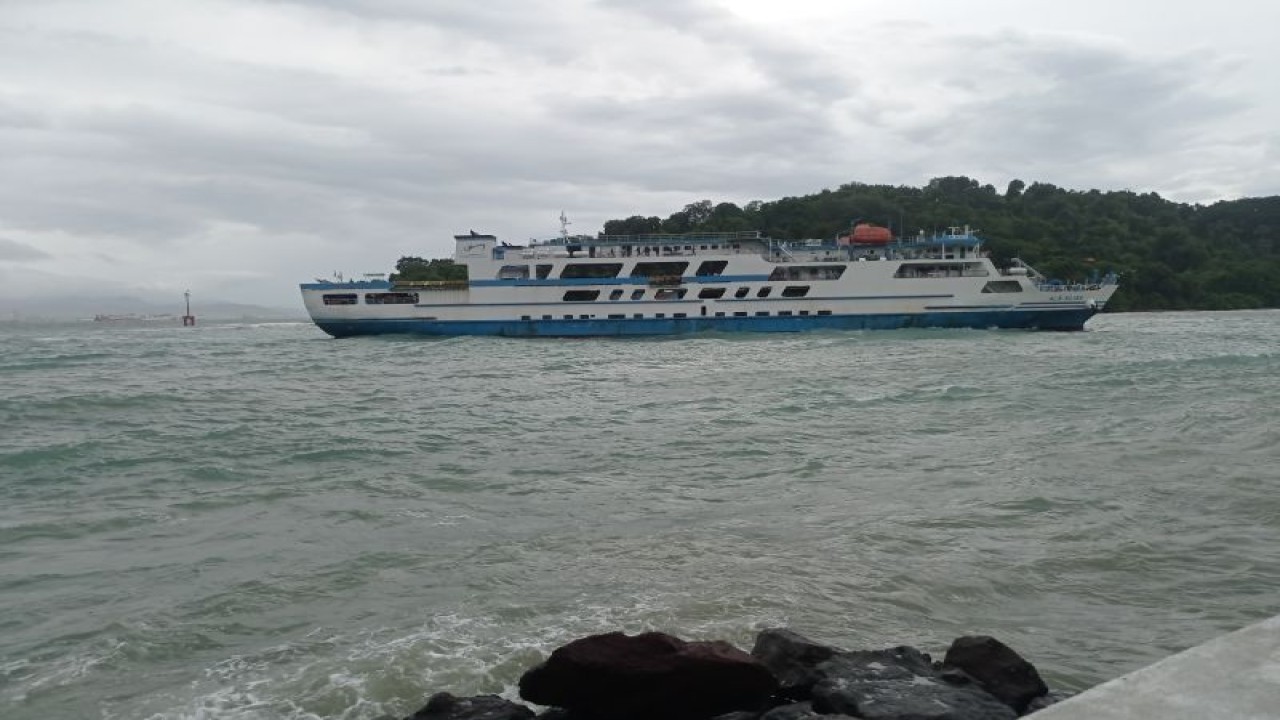 ASDP Cabang Utama Merak mengoperasikan 28 unit kapal dengan 97 trip perjalanan Merak -, Bakauheni pada arus balik natal dan tahun baru 2023.ANTA/ Mansur