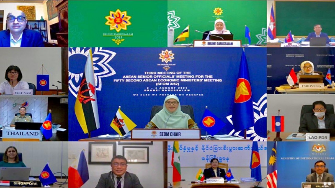 Suasana negara-negara anggota ASEAN dam melakukan rangkaian Pertemuan ketiga Pejabat Ekonomi Senior ASEAN ke-52 pada 2–4 Agustus 2021 secara virtual untuk membahas penyelesaian prioritas ekonomi ASEAN 2021, khususnya dalam mempercepat pemulihan ekonomi. ANTARA/HO- Biro Humas Kementerian Perdagangan.