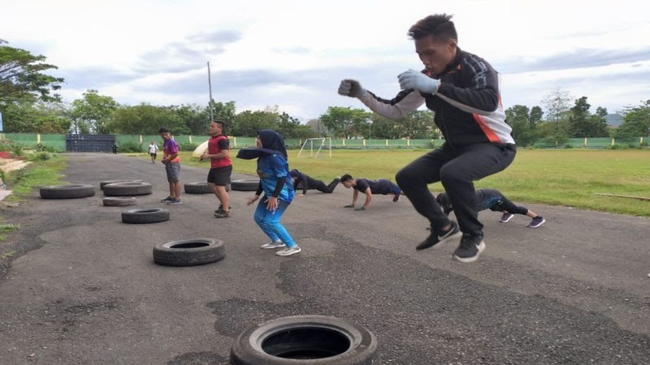 Atlet judo Sulawesi Selatan tengah fokus berlatih meningkatkan stamina dan kemampuan.ANTARA/HO-PJSI