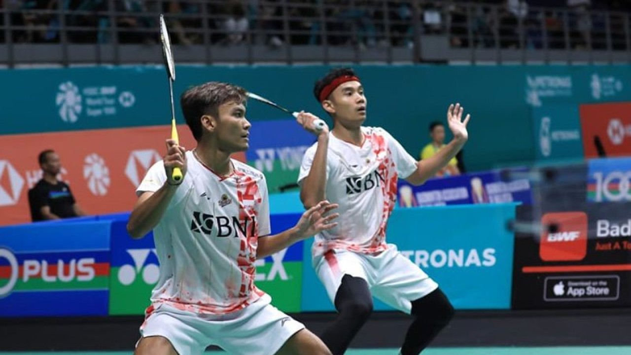 Foto arsip - Bagas Maulana/Muhammad Shohibul Fikri meraih kemenangan perdana di Malaysia Open 2023 atas Supak Jomkoh/Kittinupong Kedren (Thailand) dengan skor 16-21, 21-16, 21-19 di Axiata Arena, Kuala Lumpur, Malaysia, Rabu (11/1/2023). ANTARA/HO-PBSI/aa. (Handout PBSI)