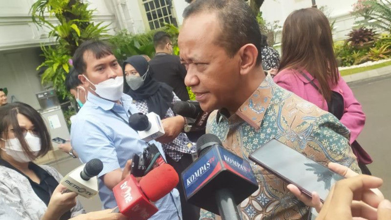 Menteri Investasi/Kepala BKPM Bahlil Lahadalia di kawasan Istana Negara, Jakarta, Selasa (31/1/2023). ANTARA/Indra Arief Pribadi