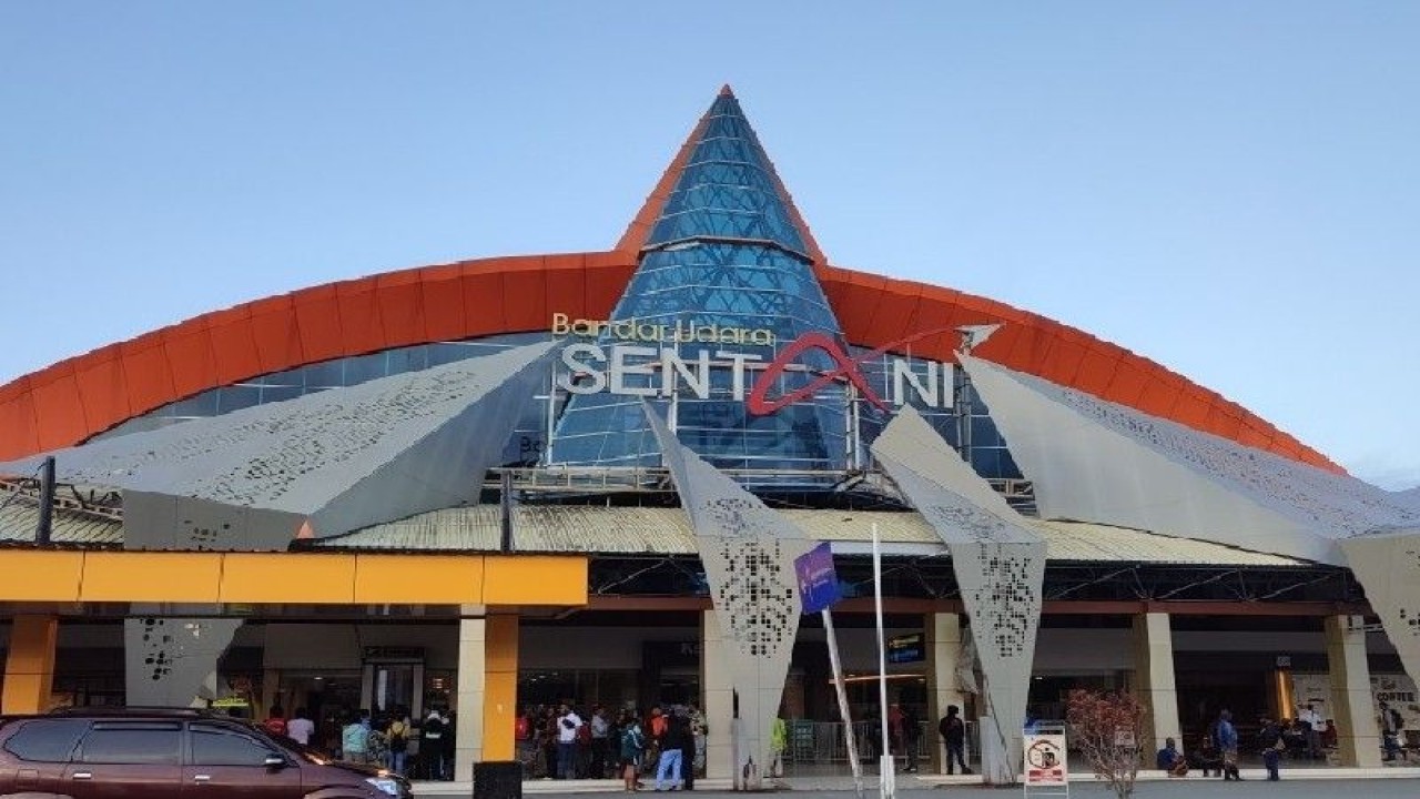 Bandara Sentani Kabupaten Jayapura. ANTARA/Evarukdijati.