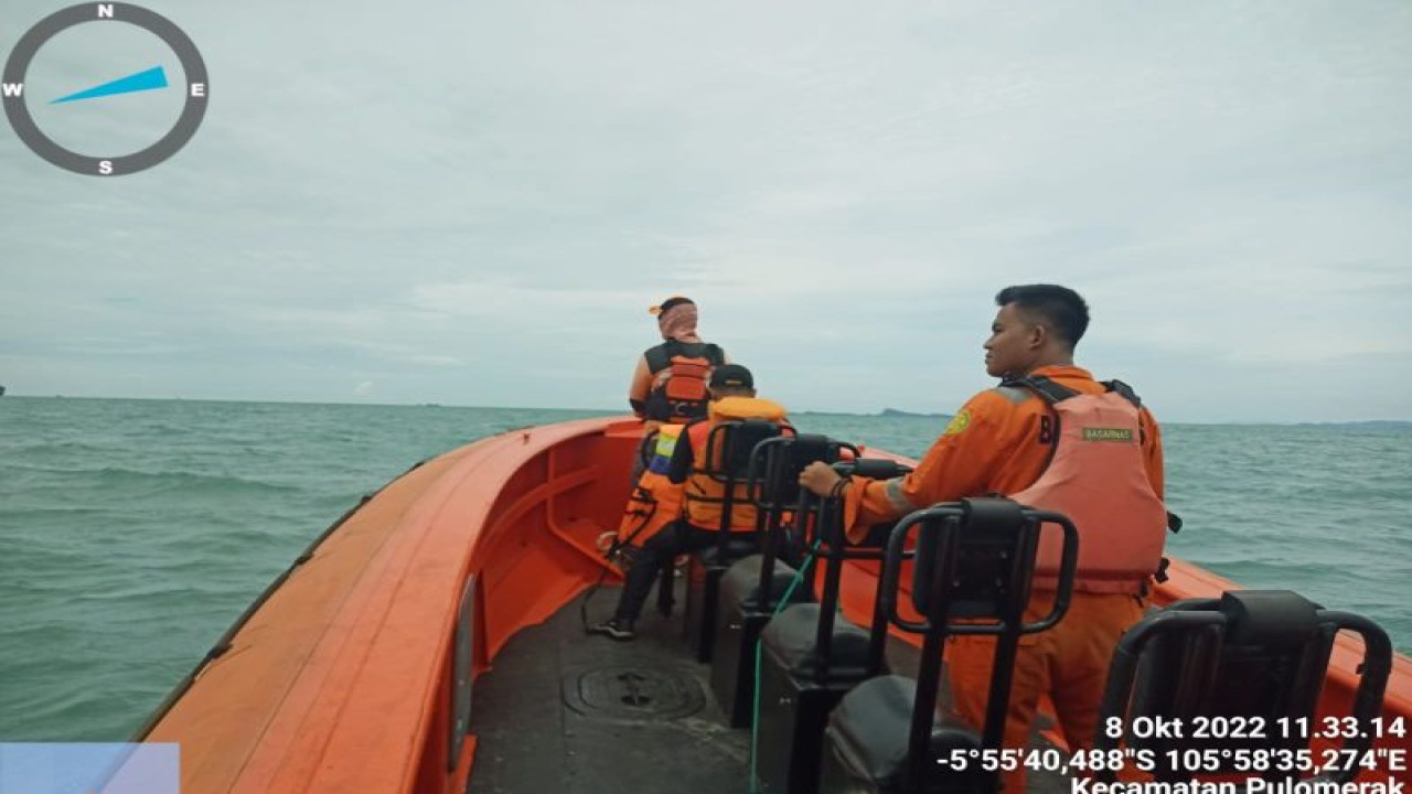 Badan Pencarian dan Pertolongan atau SAR Nasional (Basarnas) Banten melakukan penyisiran warga Desa Idaman Patia, Pandeglang terseret Sungai Cilemer. ANTARA/HO-Dok.Basarnas Banten