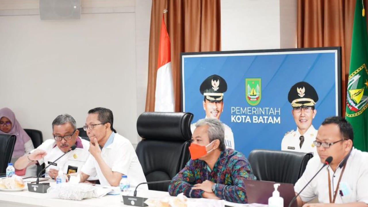 Pemkot Batam saat melaksanakan Rapat Koordinasi Percepatan Penanggulangan Kemiskinan, di Kantor Wali Kota Batam (ANTARA/HO-Pemkot Batam)