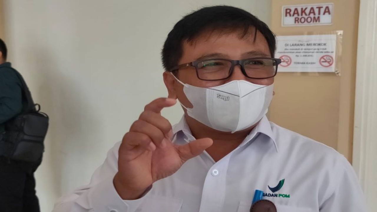 Arsip: Pelaksana Tugas Kelala BBPOM Zamroni, saat dimintai keterangan. (ANTARA/Dian Hadiyatna)