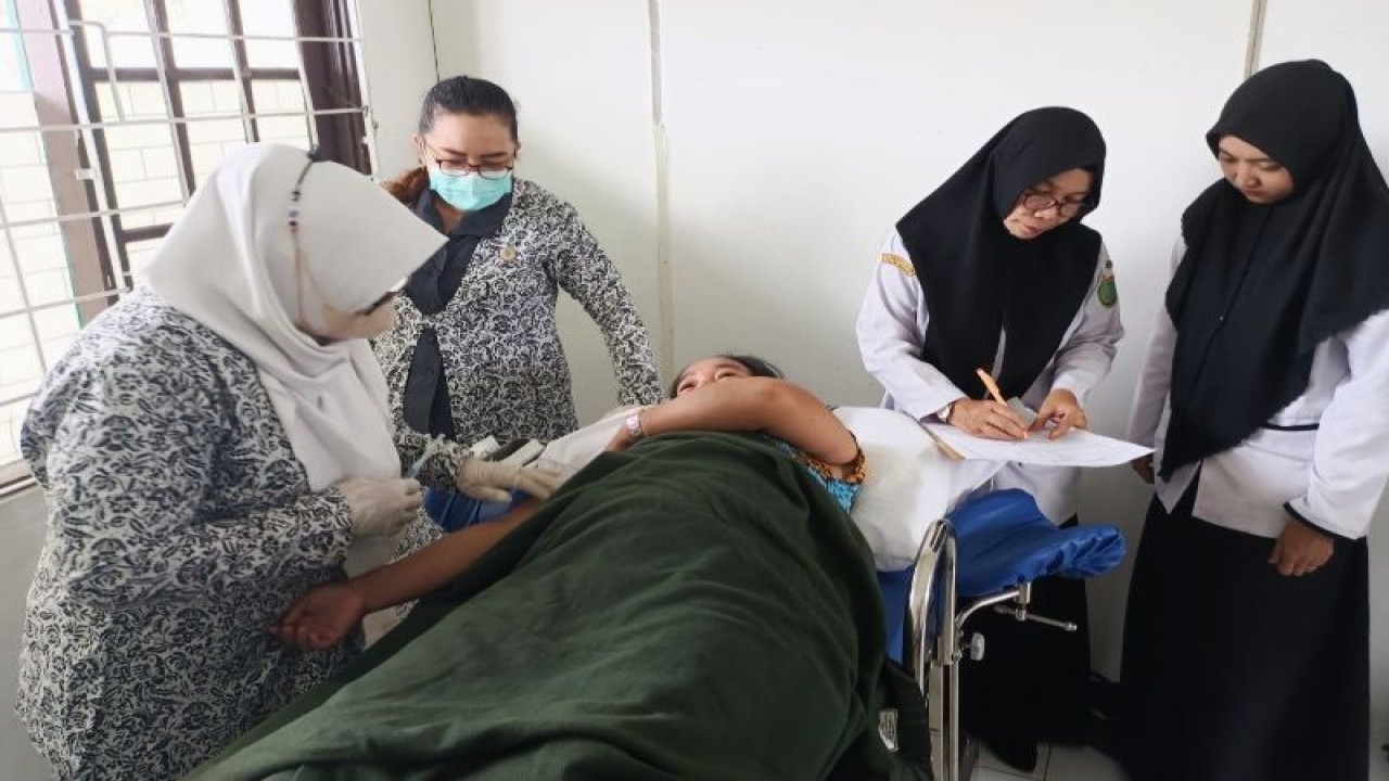 Pelayanan KB awal 2023 di Pematang Karau, Barito Timur, Rabu (18/1/2023). (ANTARA/HO-BKKBN Kalteng)