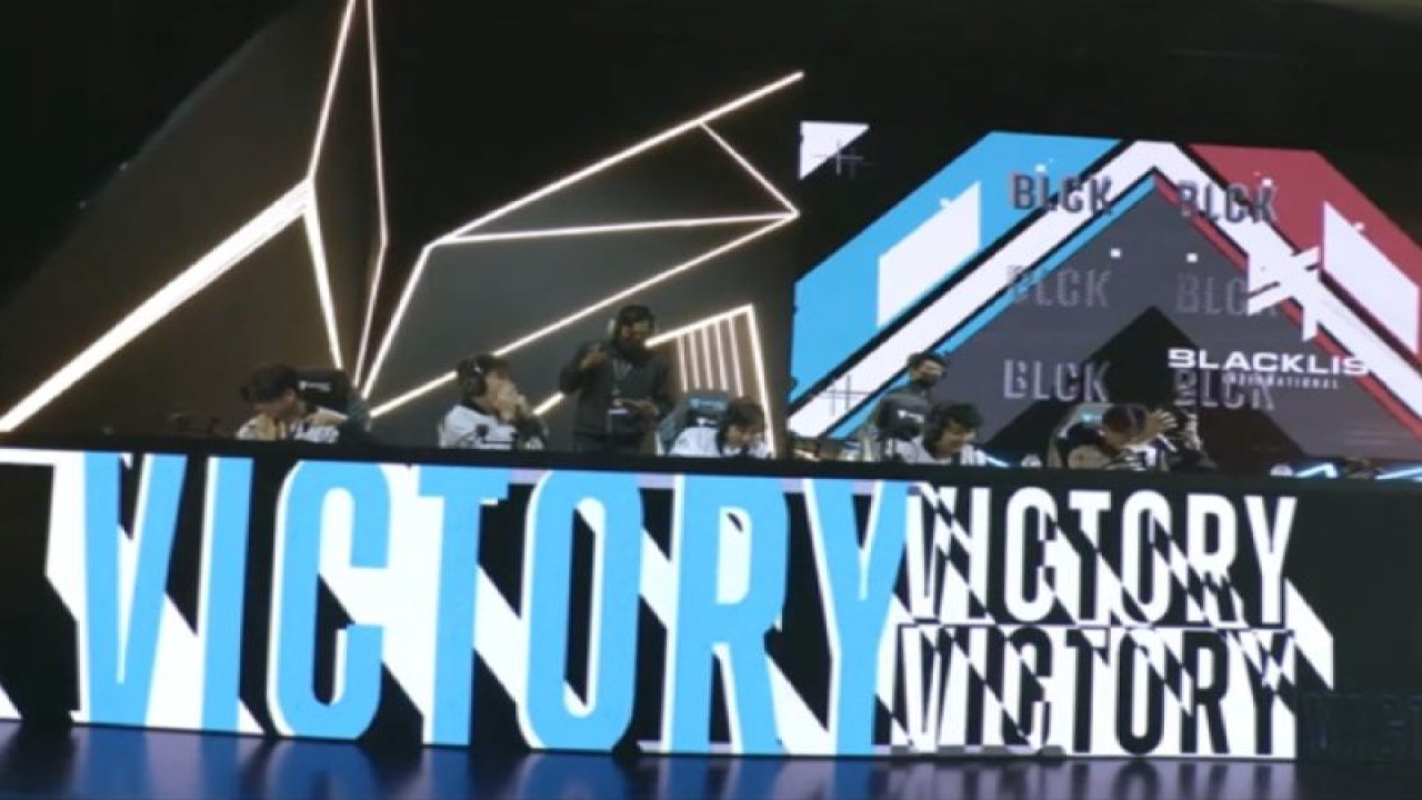 Tangkapan layar - Tim asal Filipina Blacklist International menang atas tim Turki Incendio Supermacy pada pertandingan perdana babak Grup Stage M4 World Championship di Bali United Studio, Jakarta, Minggu (1/1/2023). (ANTARA/youtube/Mobile Legends:Bang-Bang)