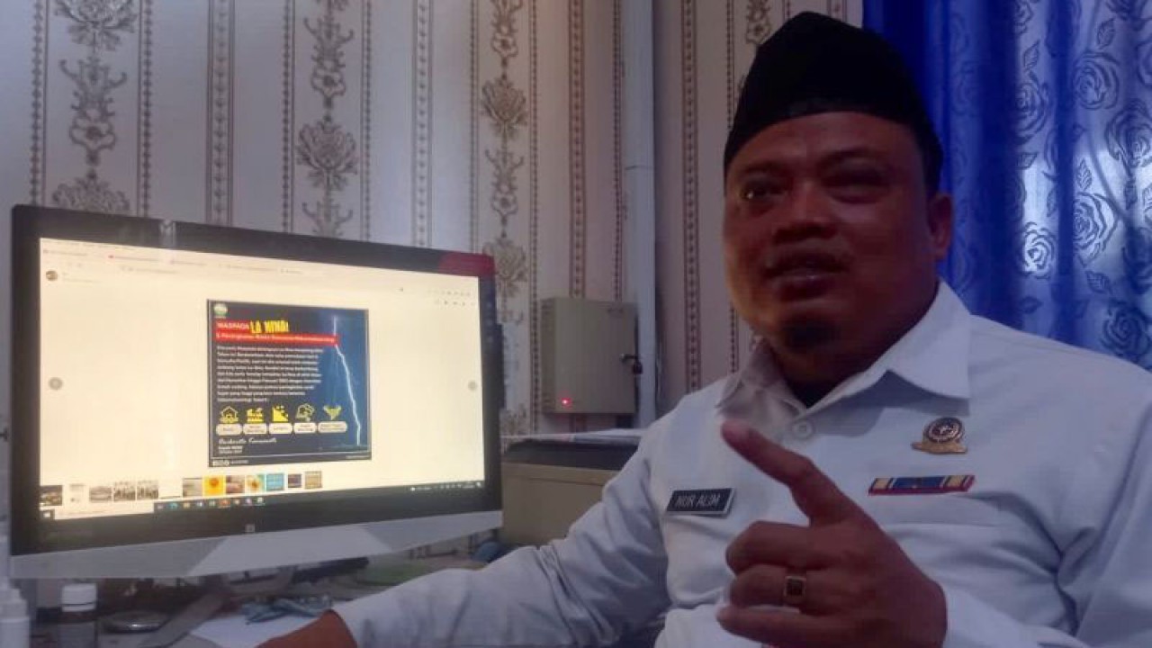Kepala BMKG Stasiun Meteorologi Kelas II Mutiara Sis Al-Jufri Palu Nur Alim. ANTARA/Kristina Natalia