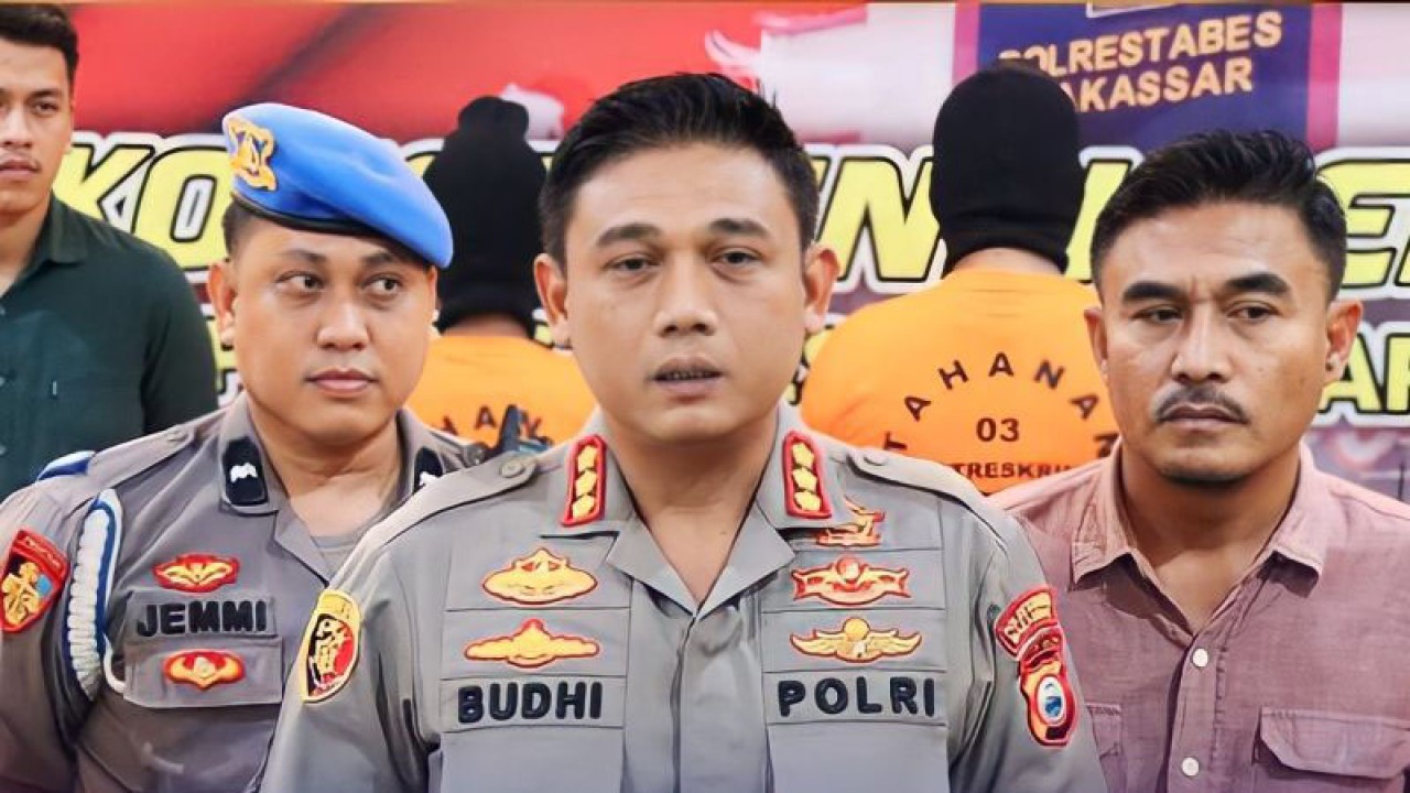 Kapolrestabes Makassar Komisaris Besar Polisi Budhi Haryanto saat rilis kasus penculikan dan pembunuhan anak di Makassar, Selasa (10/1/2023). ANTARA/Muh Hasanuddin