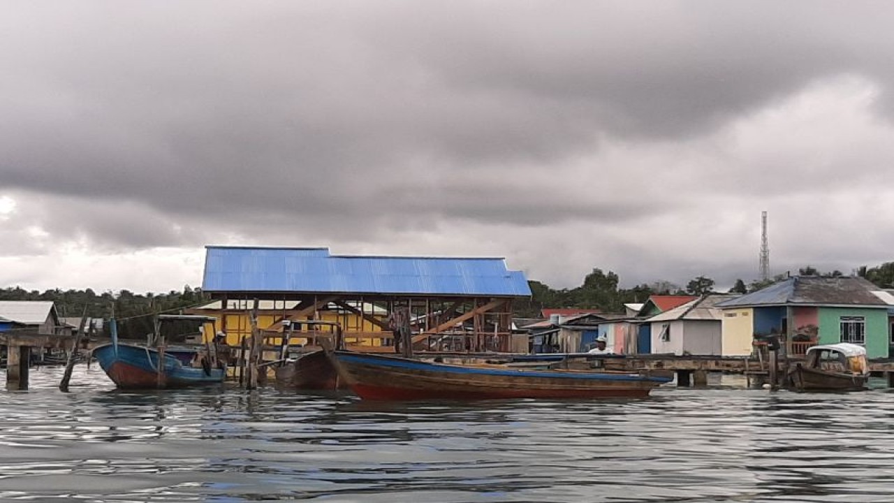 Potret kawasan pesisir di Kampung Bugis, Kota Tanjungpinang, Kepulauan Riau (Kepri). (Ogen)