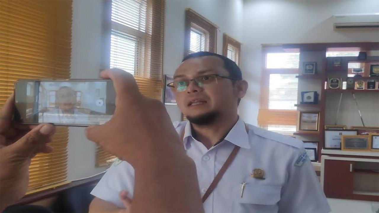 Kepala Stasiun Meteorologi kelas III Pangkalan Bun Aqil Ihsan, Rabu (18/01/2023) ANTARA/M. Husein Asyari