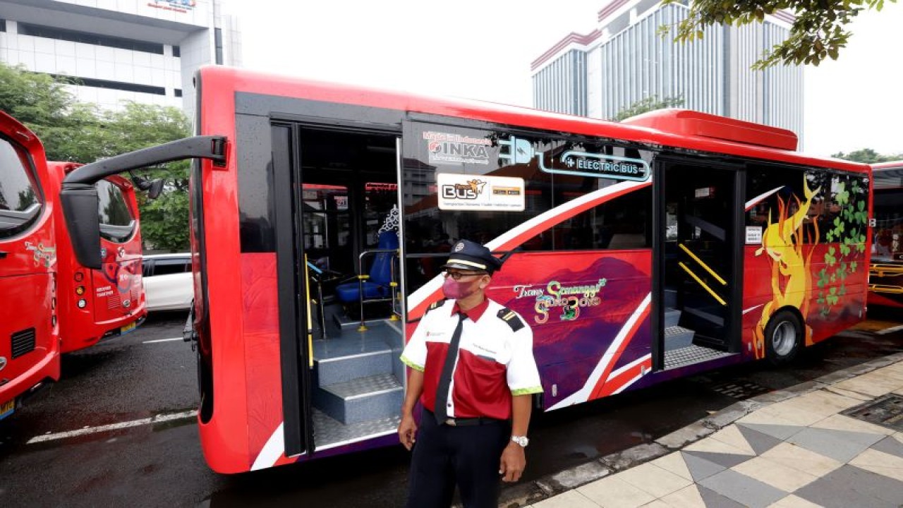 Bus Listrik Trans Semanggi di Kota Surabaya (ANTARA/HO-Diskominfo Surabaya)