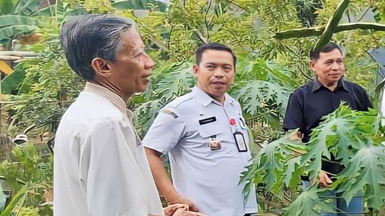 Kepala DPPKB Makassar Chaidir (tengah). ANTARA/HO/Dokumen Pribadi
