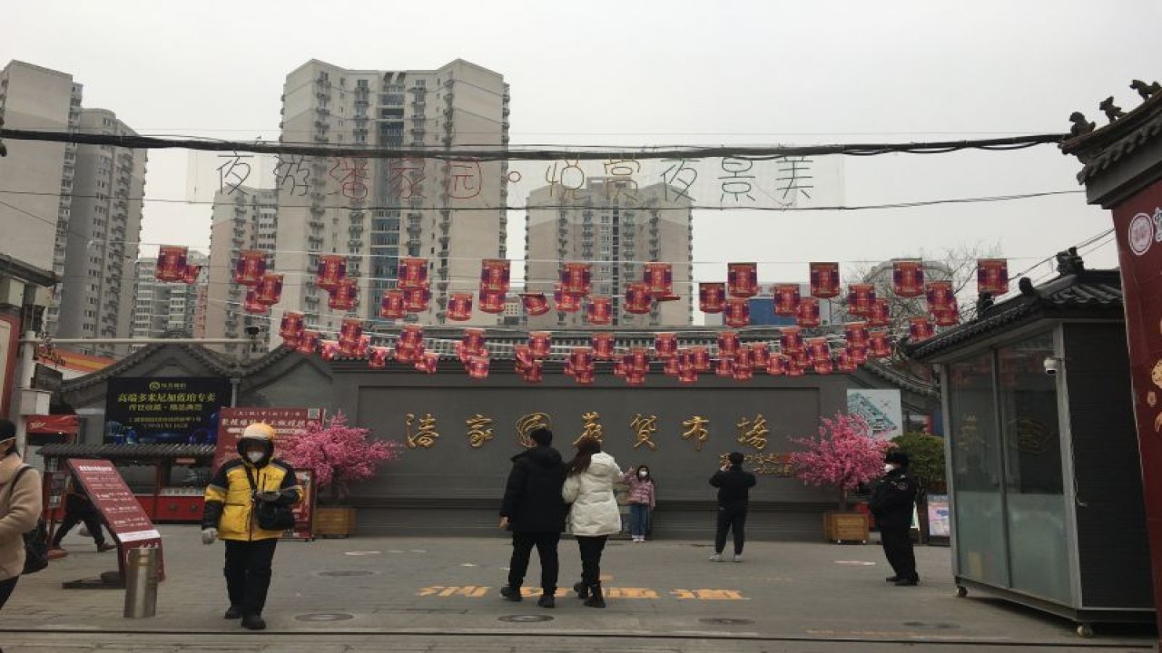 Ilustrasi - Suasana di sekitar pasar barang-barang antik di Panjiayuan di Kota Beijing, China, Kamis (12/1/2023). ANTARA FOTO/M. Irfan Ilmie/aww