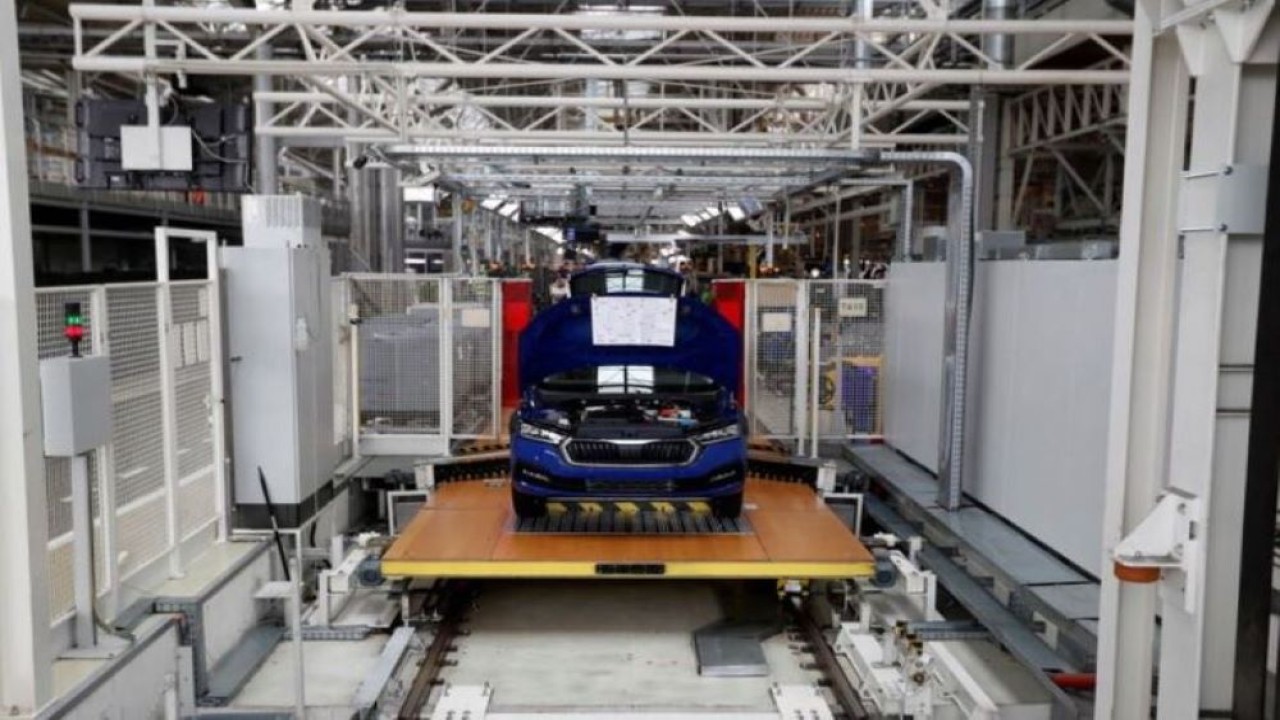 Skoda Auto telah memangkas produksi kendaraan mereka pada pekan ini. (Reuters)