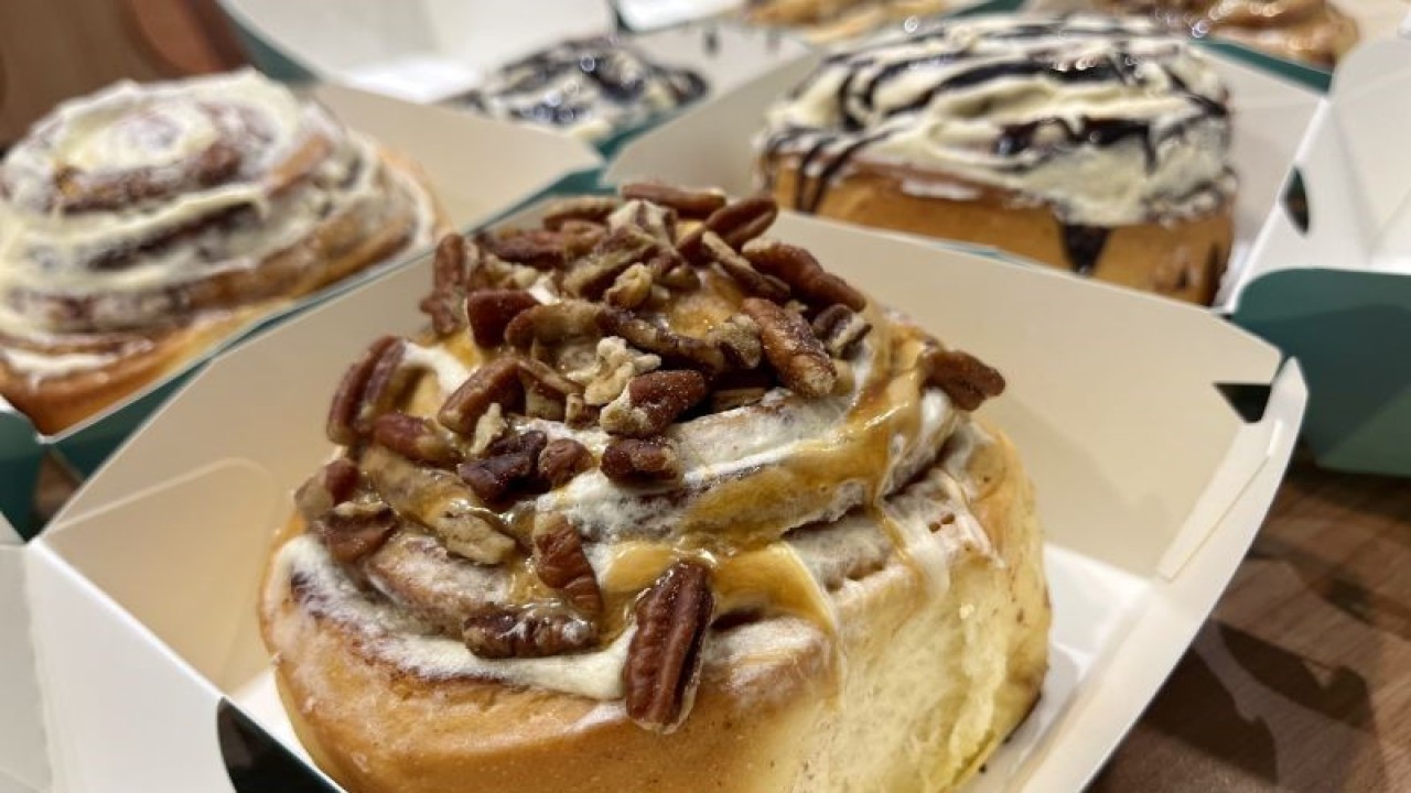 Cinnabon Summarecon Mall Kelapa Gading 2, Jakarta, 27 Desember 2022 (ANTARA/Nanien Yuniar)