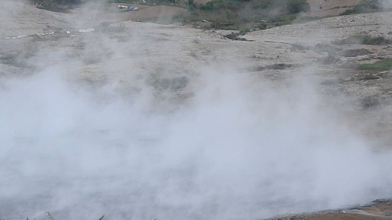 Arsip foto - Kawah Sileri di Dataran Tinggi Dieng (Gunung Api Dieng), Kabupaten Banjarnegara, statusnya ditingkatkan oleh PVMBG dari Normal menjadi Waspada sejak Jumat (13/1/2023) malam. ANTARA/Sumarwoto