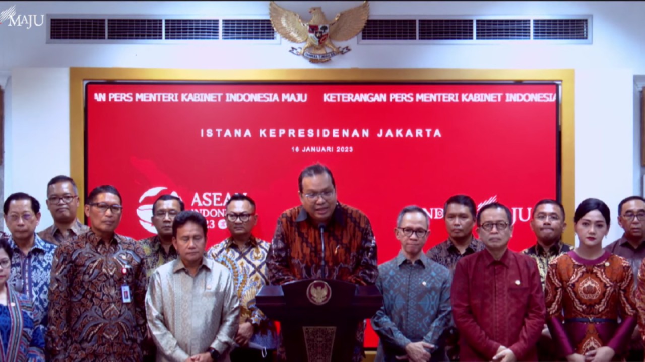 Tangkapan layar Direktur Utama Bursa Efek Indonesia (BEI) Iman Rachman dalam konferensi pers di Istana Kepresidenan yang dipantau secara daring di Jakarta, Senin. (ANTARA/ Muhammad Heriyanto)