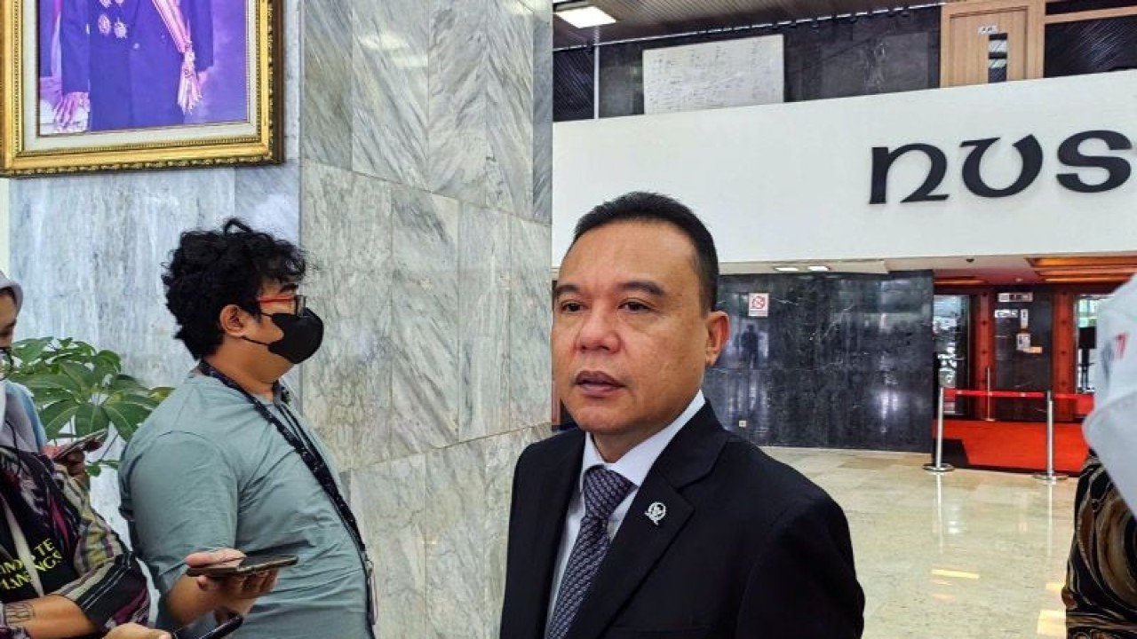 Dokumentasi - Wakil Ketua DPR RI Sufmi Dasco Ahmad di Komplek Parlemen Senayan, Jakarta, Selasa (1/11/20/22). ANTARA/Melalusa Susthira K/am.