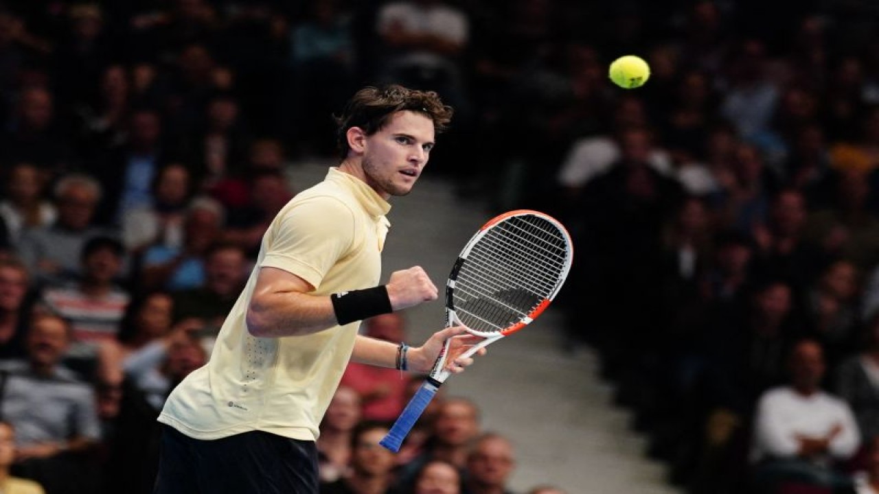 Foto arsip - Petenis Austria Dominic Thiem saat pertandingan melawan Daniil Medvedev di ATP Vienna Open 27 October 2022 (AFP/EVA MANHART)