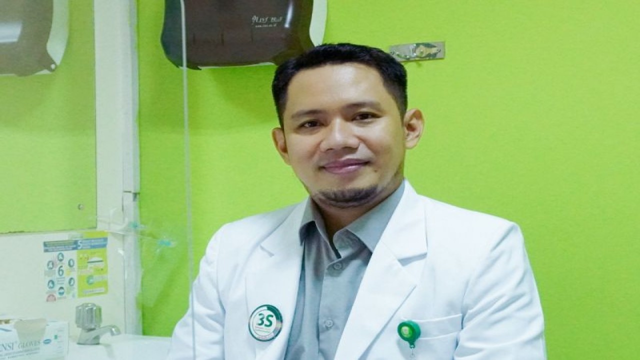Psikiater dari RS Sari Asih Karawaci, Kota Tangerang, dr Uliandri Amrullah.