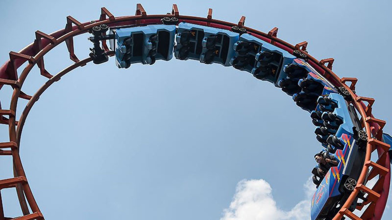 Arsip Foto - Pengunjung mencoba wahana permainan saat berwisata di Dufan, Ancol, Jakarta, Sabtu (20/6/2020). ANTARA FOTO/Nova Wahyudi/aww.