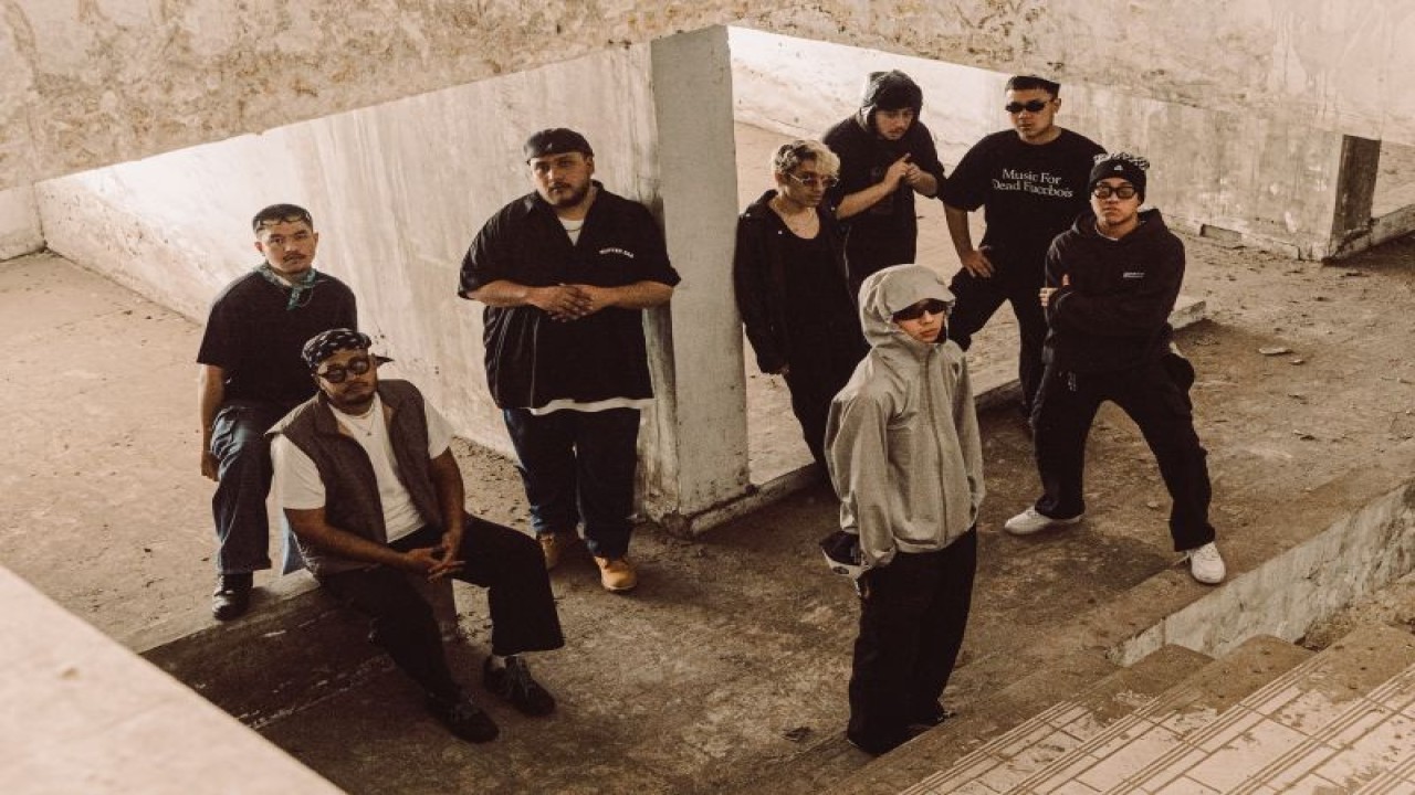 Grup musik ENVY* beraliran hip hop menghadirkan "MR.MARIPOSA" sebagai pembuka untuk langkah baru di karier musik mereka. (ANTARA/HO/Warner Music Indonesia)