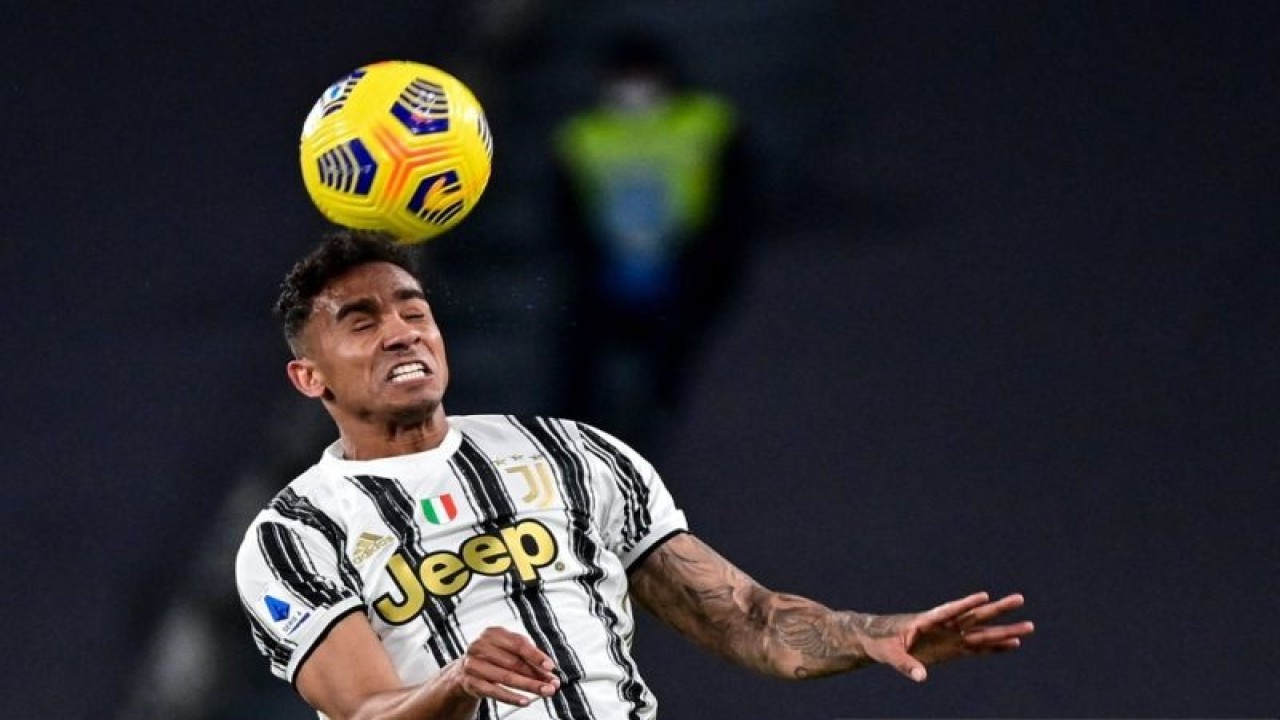 Foto arsip - Pemain Juventus asal Brazil Danilo (ANTARA/AFP/MIGUEL MEDINA)